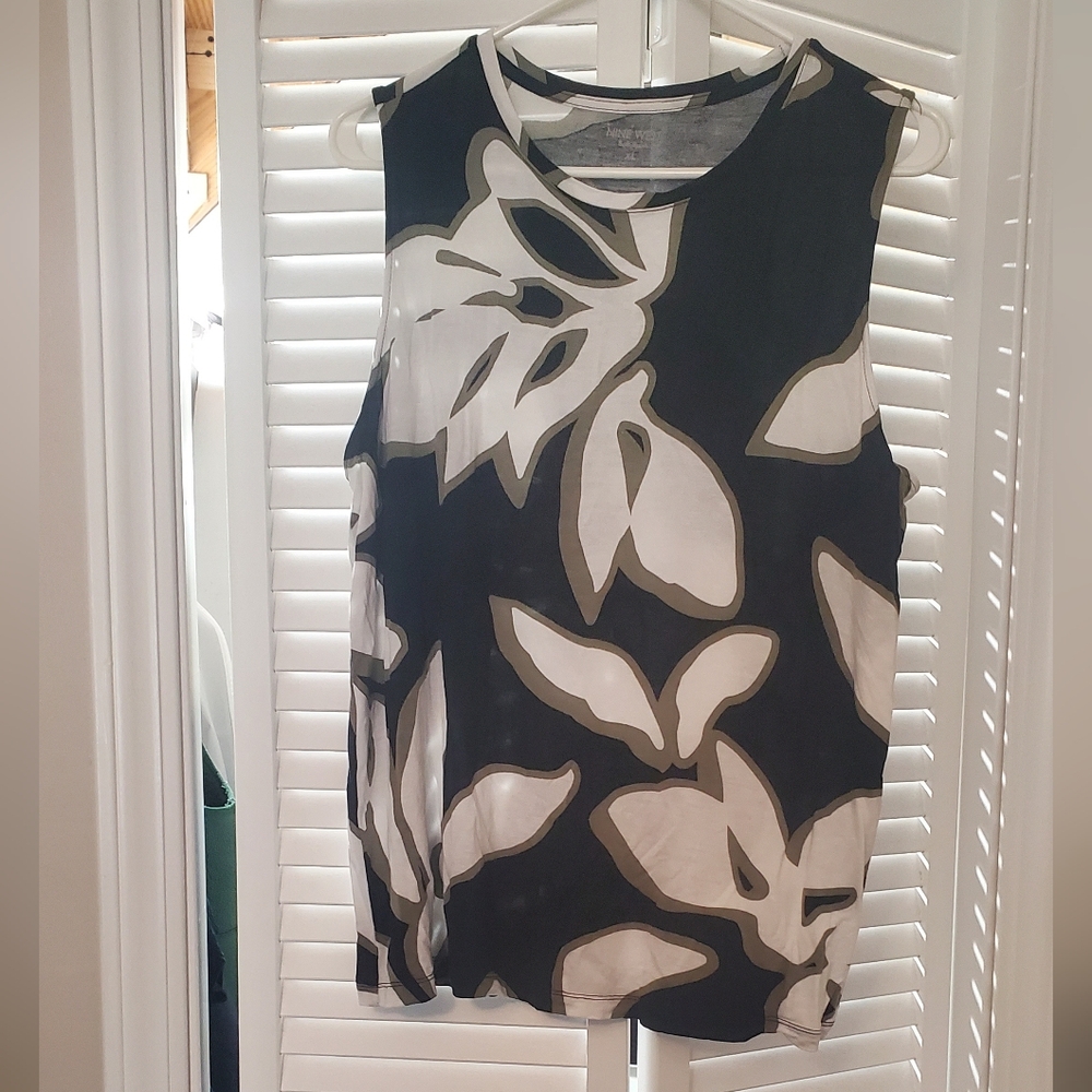 Nine West Black and White Leaf Print Women's Top